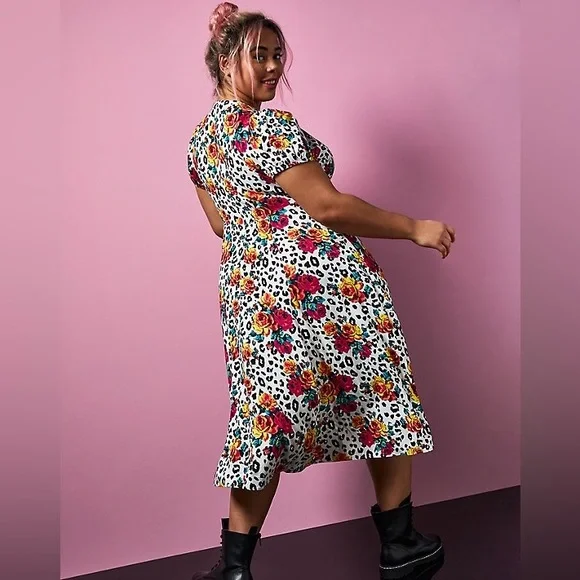 Betsey Johnson x Torrid Dress - Picture 3 of 13